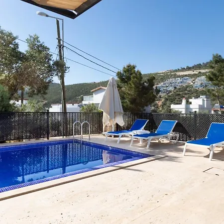 Villa Kalamar 4 Bedroom Close To Shops And Restaurants *