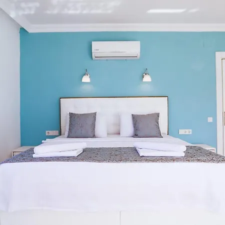 Kalamar 4 Bedroom Close To Shops And Restaurants