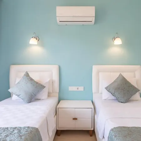 Villa Kalamar 4 Bedroom Close To Shops And Restaurants *