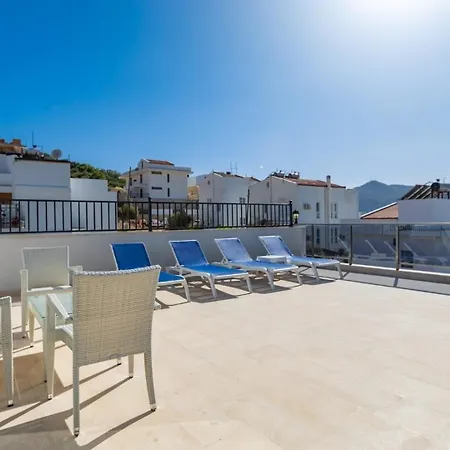 Kalamar 4 Bedroom Close To Shops And Restaurants Villa *