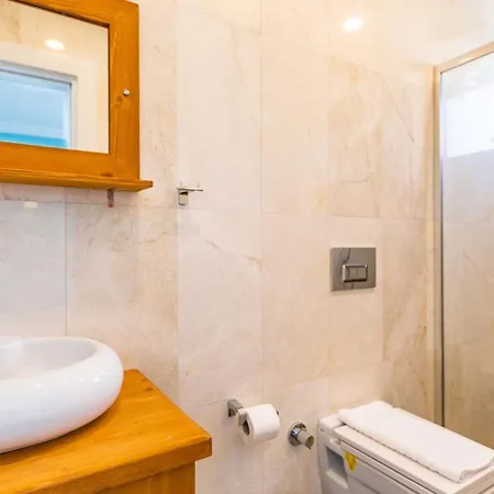 Villa Kalamar 4 Bedroom Close To Shops And Restaurants Kalkan