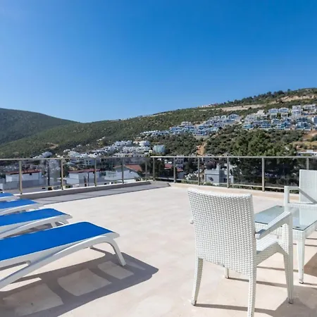 Kalamar 4 Bedroom Close To Shops And Restaurants Villa