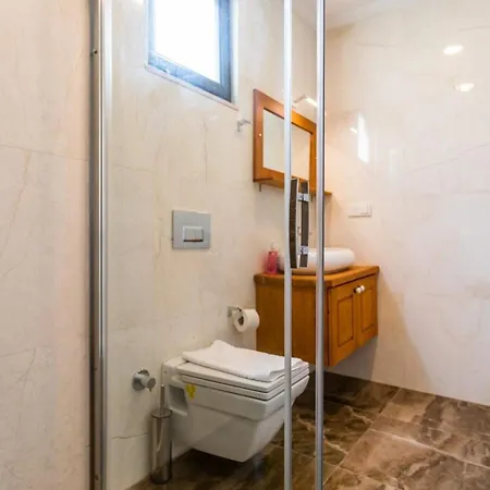 4 Bedroom 7551 Villa *