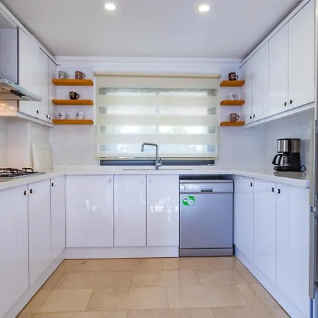 Villa Kalamar 4 Bedroom Close To Shops And Restaurants