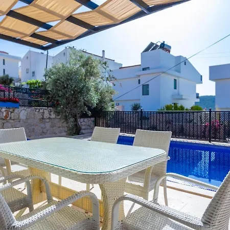 4 Bedroom 7551 Villa