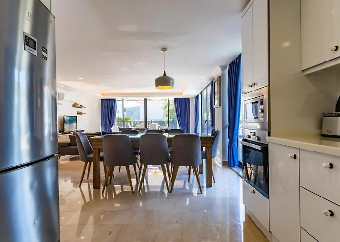 Kalamar 4 Bedroom Close To Shops And Restaurants كالكان