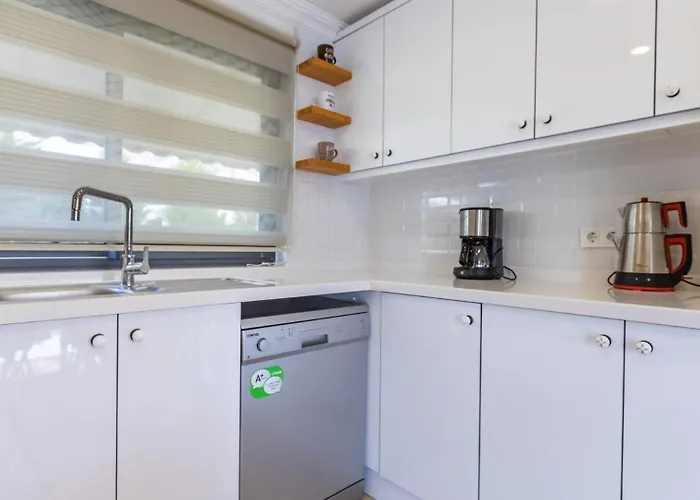 فيلة Kalamar 4 Bedroom Close To Shops And Restaurants