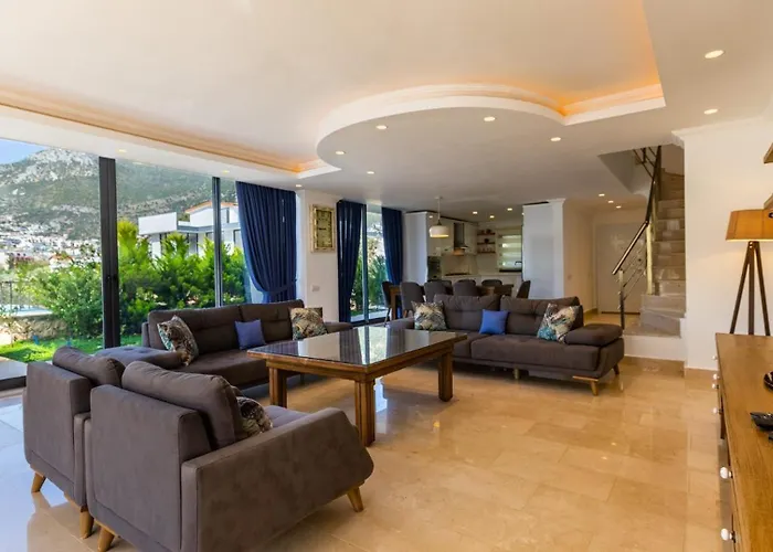 Kalamar 4 Bedroom Close To Shops And Restaurants فيلة