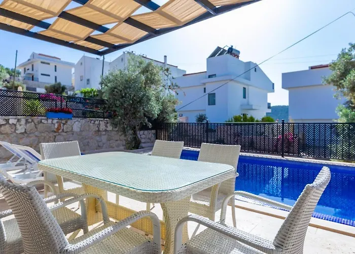 Kalamar 4 Bedroom Close To Shops And Restaurants فيلة