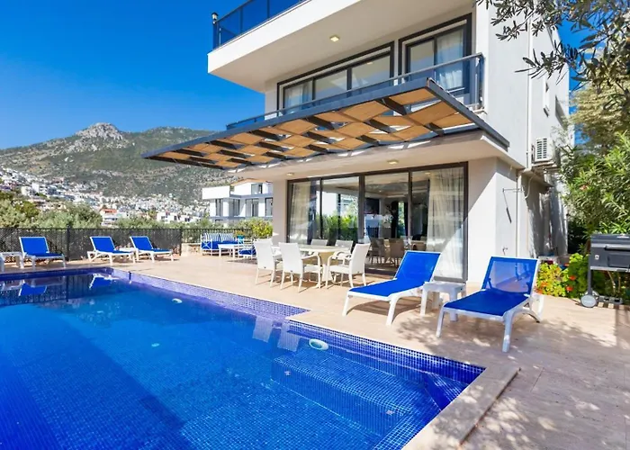 فيلة Kalamar 4 Bedroom Close To Shops And Restaurants
