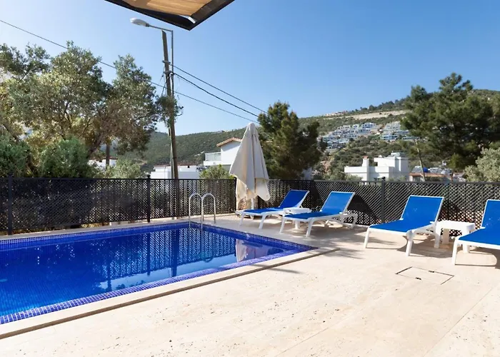 فيلة Kalamar 4 Bedroom Close To Shops And Restaurants *