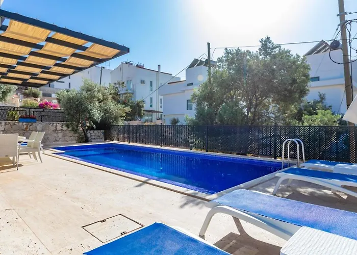 Kalamar 4 Bedroom Close To Shops And Restaurants فيلة