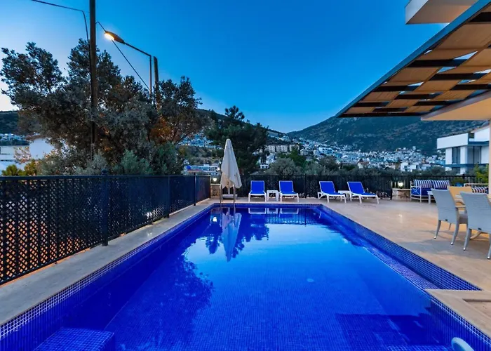 Kalamar 4 Bedroom Close To Shops And Restaurants كالكان