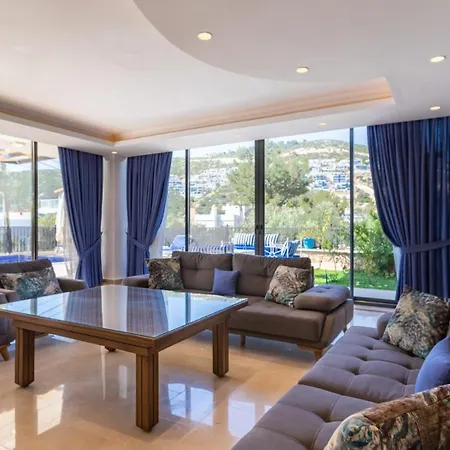 Kalamar 4 Bedroom Close To Shops And Restaurants