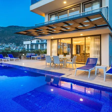 Kalamar 4 Bedroom Close To Shops And Restaurants *